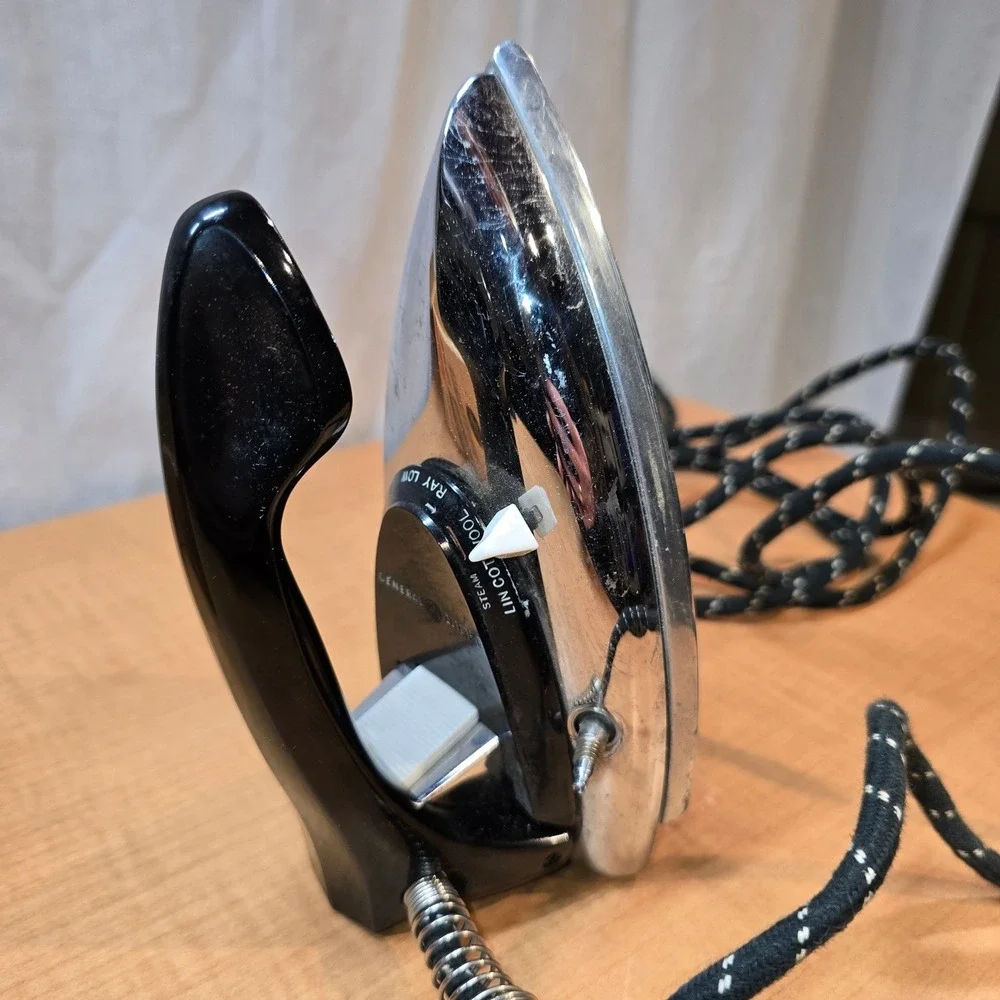Vintage GE Portable Steam Iron Manual Iron Warranty with box‎ TESTED WORKS!